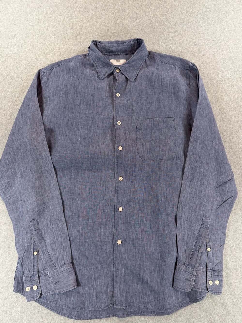 Uniqlo Men's Blue Cotton-Linen Blend Long Sleeve Button-Down Shirt
